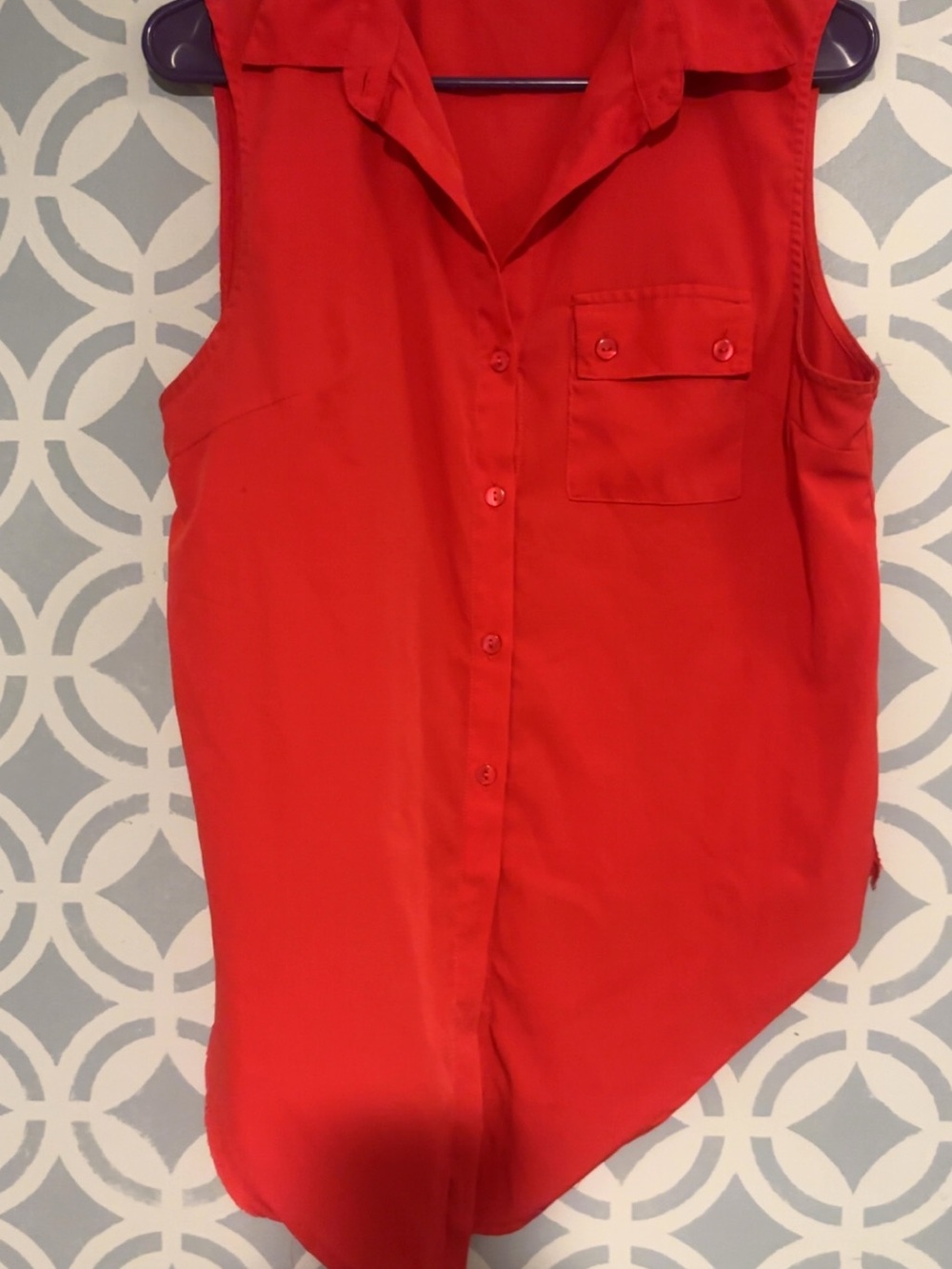 *FLAW* Red Sleeveless Button-Front Tank Top